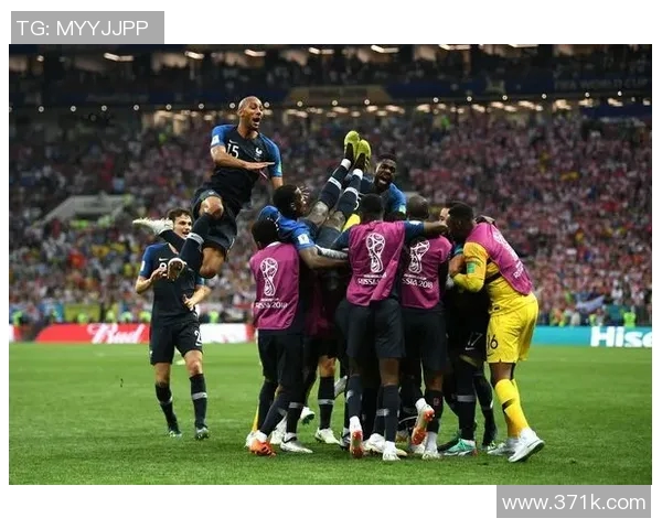 提华纳与华拉古斯的激烈对决揭示了足球战术与团队合作的重要性 提华纳与华拉古斯的激烈对决揭示了足球战术与团队合作的重要性