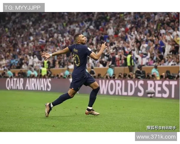 姆巴佩奋力拼搏连中三分球梅开二度后帽子戏法失利痛苦呐喊