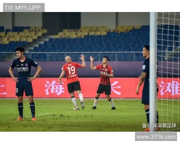 上港与鲁能激战正酣比赛结果揭晓引发球迷热议 上港与鲁能激战正酣比赛结果揭晓引发球迷热议